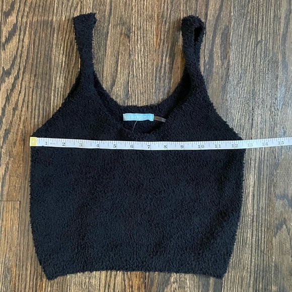 Fuzzy Black Crop Top - Size Large, Sleeveless, NWT, Hot & Delicious - Picture 6 of 7